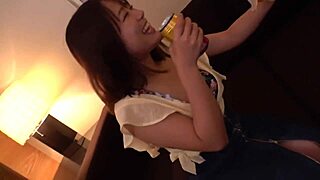 부드러운 거대한 가슴 베이비, 야생 호텔 액션으로 유혹