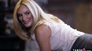 מונה ויילס חמות'ם קטנה 18+ מתגרה תחת גדול ובן חורג מזיין בתחת