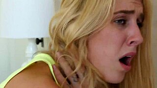 लंड ने सौतेली बहन कैडेंस लक्स को हार्ड सबक सिखाया