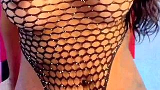 i love when she lets me cum in her mouth during pussy masturbation