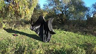 Does Leylakh's bikini dance tease in public?