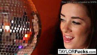 i love these 70s sluts fingering each other's pussies