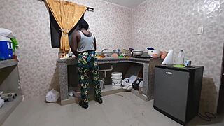 the cook invites me to play while cooking for the boss 😊