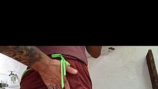 subrinnha safada no mercado levo o casado pro depozito e deu sua bucetinha