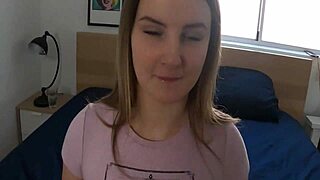 Gamer loses bet, gives blowjob to roommate's big cock