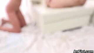 I saw hot lesbians in an intense scene together