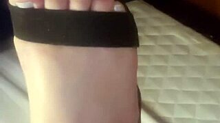 gostosa dances naked and cums part 3