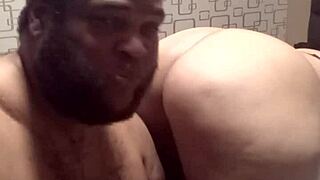 rock is getting that bootylicious jello