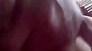 me grabe en la ducha y me masturbo para m� vecino