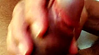 flasher masturbates for valeria suggestively