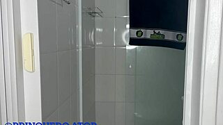 Comendo Amiga da Minha Amiga Magrinha na Casa Dela Sem a Minha Namorada Ficar Sabendo Isso N�o � Chifre S� Divers�o