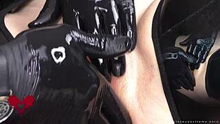 Satisfaction Of The Creamy Pussy With The Satisfyer In Close-Up!