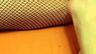 showing my bald pussy