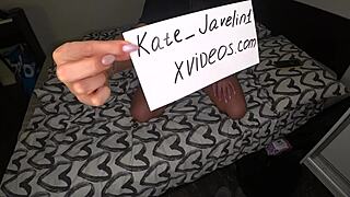 i love wanking my wet pussy, it's so wet 💦