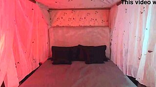 Hej, chceš se přidat k mé hře s masturbací při svíčkách s ohnivou Latinou?