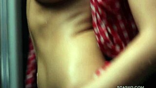 Beautiful Russian Amateur Darina Performs Graceful Dance in the Shower