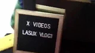 visitando a mi vecino mientras su esposa no esta