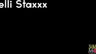 Kelli staxxx spreads legs for pussy licking and dicking