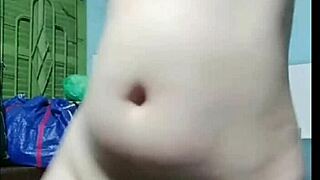 Vietnamese Teen Delivers Intense Late-Night Handjob Action