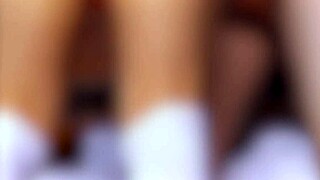 el amigo con su magnetismo irresistible desataba pasiones intensas en la estudiante universitaria dentro del apartamento