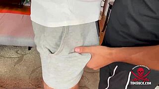 Leo serves Sam's big cock 😏