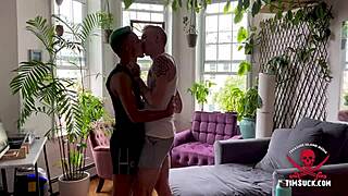 Leo serves Sam's big cock 😏