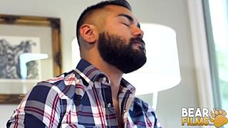 Watch avi strider blindfolded and masturbating solo!