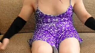 Туърк с голямо бяло дупе в игра на сиси кросдресър