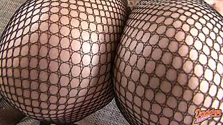 Beautiful blonde’s first ever homemade video is so hot it will make your temperature rise.