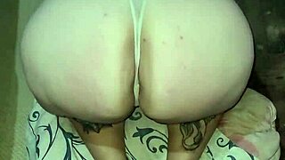 Putita la chupa toda y recibe toda la leche en la cara