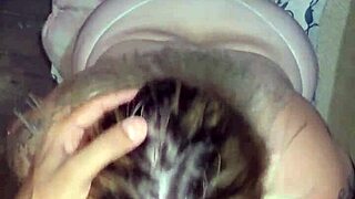 Putita la chupa toda y recibe toda la leche en la cara