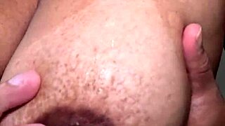 pisca o cuzinho e enche minha boca de leitinho