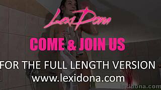 Lexidona - Sexy česká kráska si užívá solo koupelovou sranda