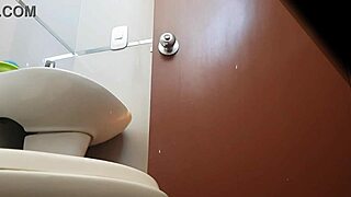 Spy Camera Catches Argentine Babe's Ass!