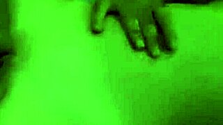 Frotada a mi pequena y flaquita sophie con corrida interna