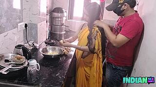 Hot Desi Bhabhi kitchen mein pati ke saath rough sex ka maza leti hai