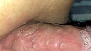 少女肥美小穴被硬干摧毁，内射满溢