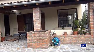 Tiffany Partage La Bite De Son Mari Avec Ania Kinski