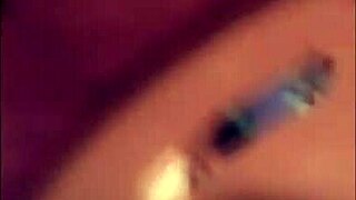 I put a big cucumber in my pussy