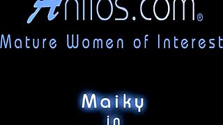 Mommy Satisfies Her Starving Cunt