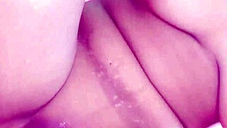 Damn! Indian beauty ki chut chatai aur closeup creampie action