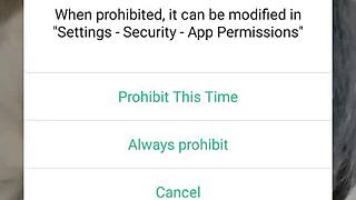 Η κοπέλα χύνει τόσο δυνατά, ρε φίλε!