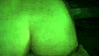 Blonde teen receives Aamir's delivery passionately