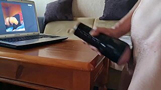 Dedicado a la mujer de mis sueños tusumisa78 with big monster cock handjob