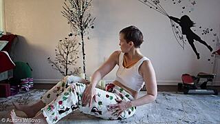 yoga lesson with shaved girlfriend