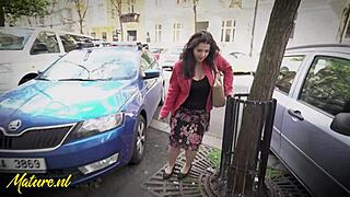 busty milf with sprained ankle gets fingered by stranger 😏