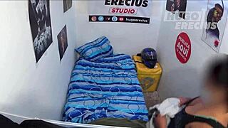 Mi Vecina Se Escapa De Su Casa Para Un Rapidín Cámara Escondida