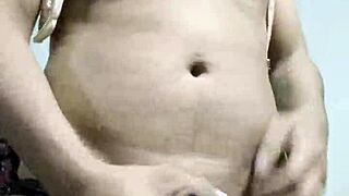 Just watching this travesti enjoy a solo moment