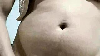 Just watching this travesti enjoy a solo moment