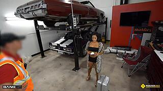 Thick latina stripper blows mechanic in garage 😍
